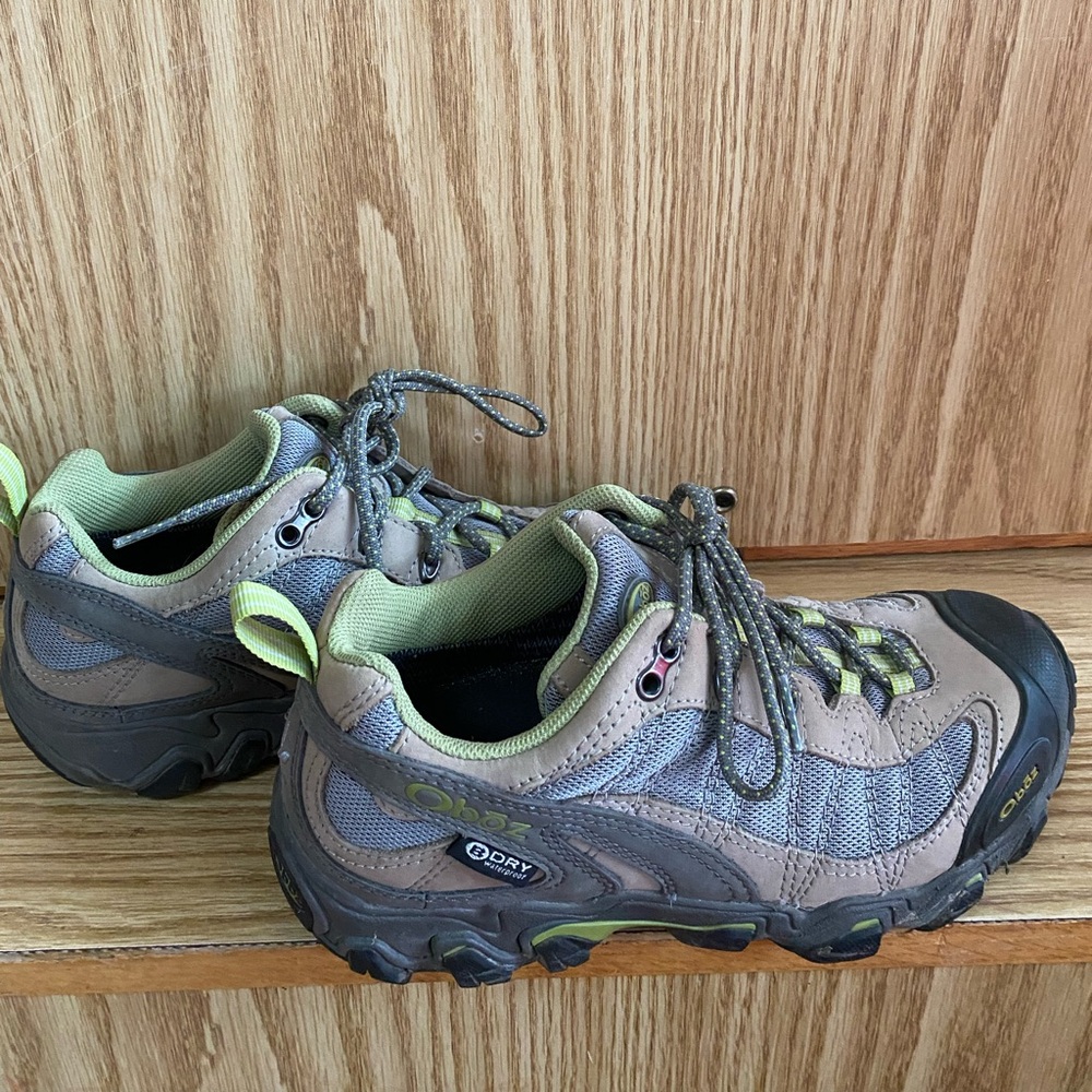 OBOZ dry waterproof shoes size 7 women’s (45)